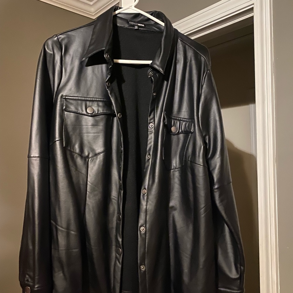 Fashion nova black button down shirt